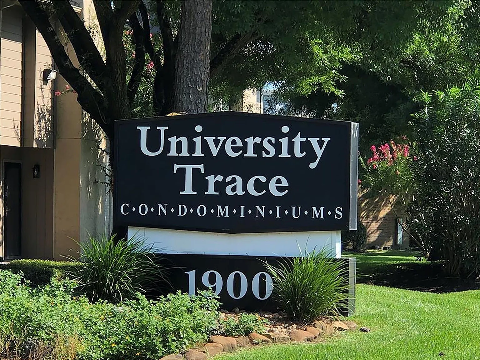 2 bed, 2.0 bath, 824 sqft, $1,250 — Photo 4