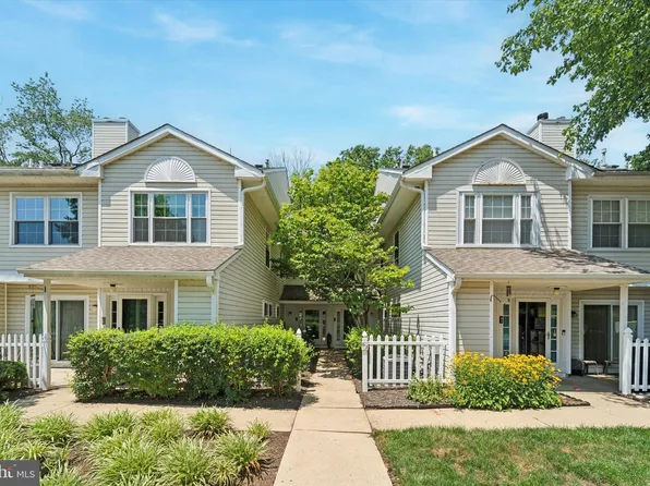 62 Bayberry Ct #62, Glen Mills, PA 19342