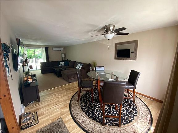 2nd image of 304 Woodhaven Ct