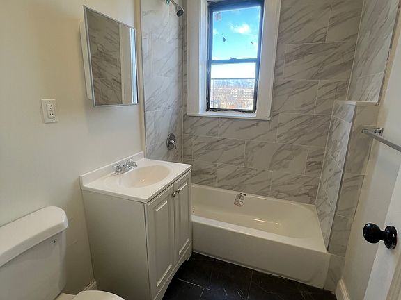 5th image of 1009 S Orange Ave #505