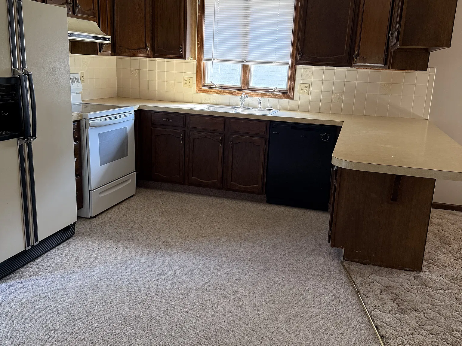 2 bed, 1.5 bath, 1175 sqft, $1,200 — Photo 3