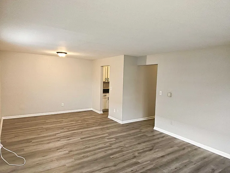 Highview Apartments — Photo 15