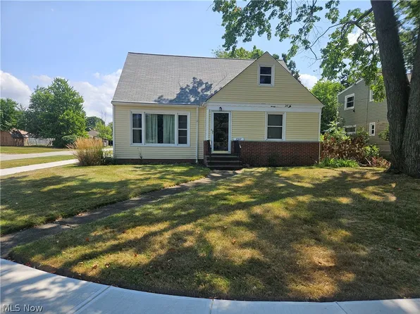 6507 Lawnwood Ave, Parma Heights, OH 44130