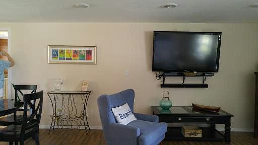 2nd image of 4170 Shamrock Dr
