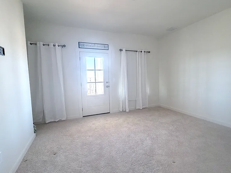 2323 Discovery Loop — Photo 4