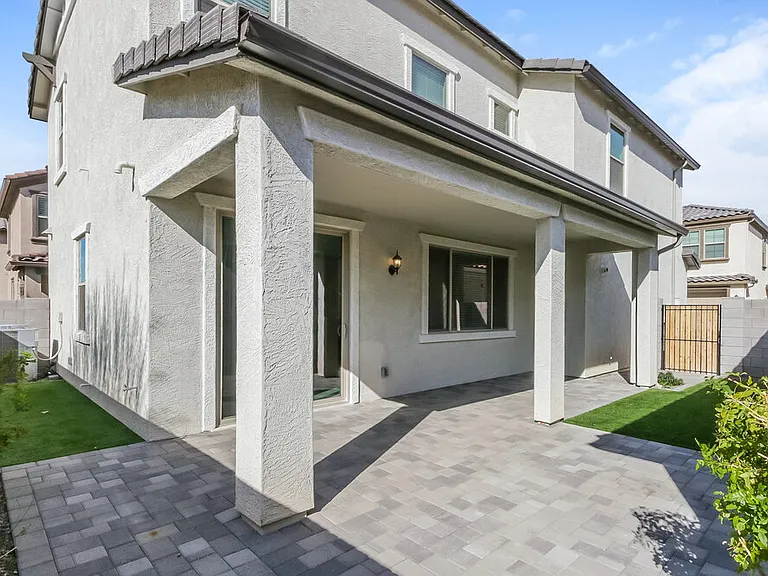 1563 S Loren Ln — Photo 17