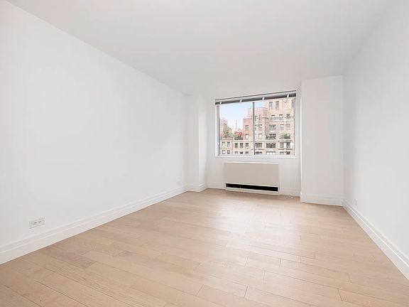 4th image of 429 E 52nd St APT 11D
