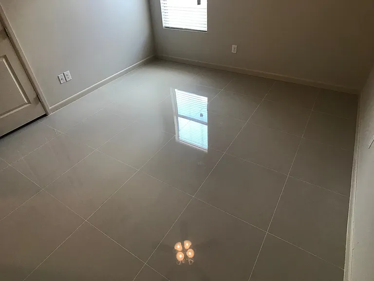 401 Newport Ave — Photo 10