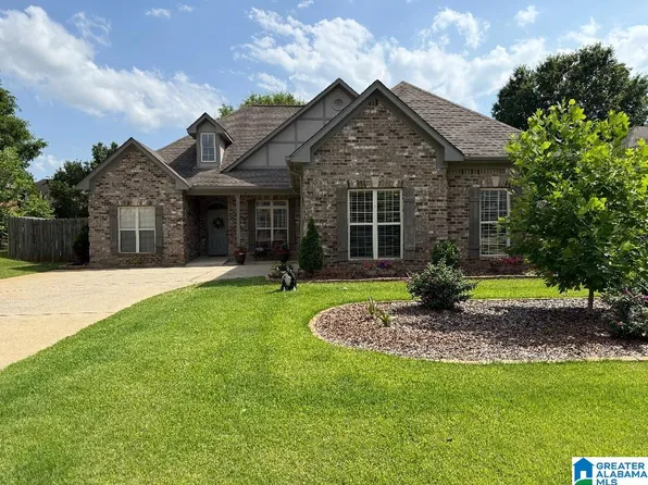 137 Tanglewood Dr, Alabaster, AL 35007