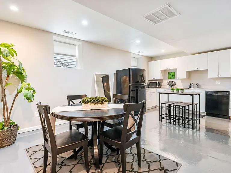 522 NE Morris St #BASEMENT — Photo 16