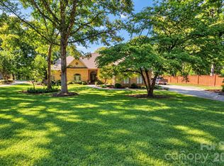 4124 Old Course Dr, Charlotte, NC 28277