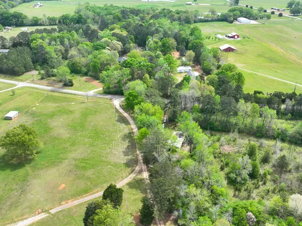 181 Shores Dr #1, Columbiana, AL 35051