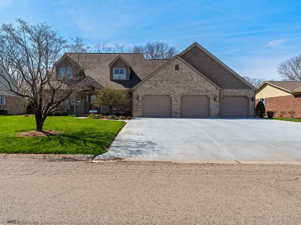 2534 Chestnut St, Columbus, IN 47201