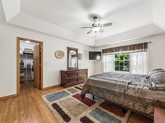 3rd image of 2216 Seaver Ln