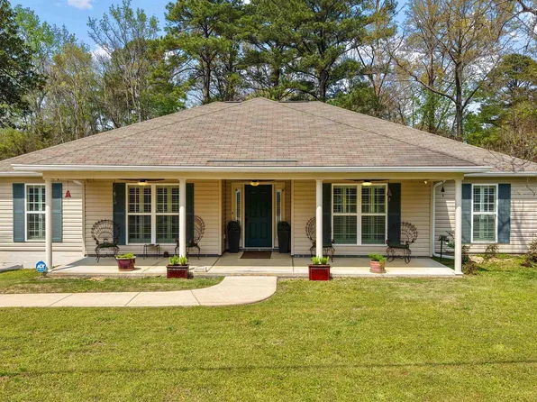 1875 Walnut St, Centreville, AL 35042