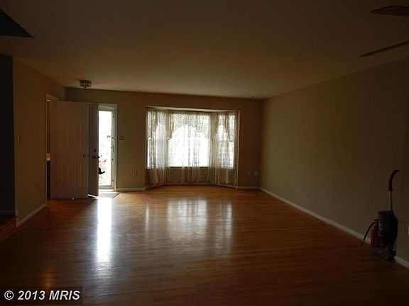 3rd image of 5722 Belcher Farm Dr