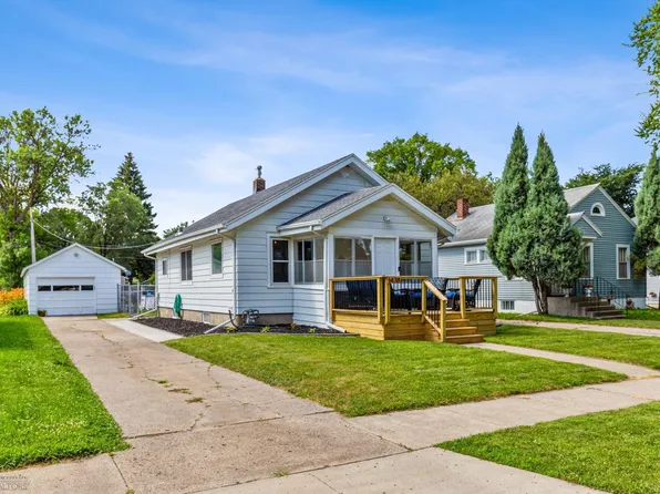 1438 12th Ave S, Fargo, ND 58103