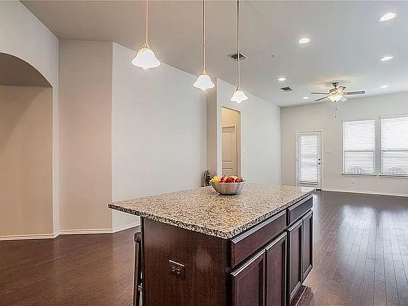 3rd image of 137 Andele Way
