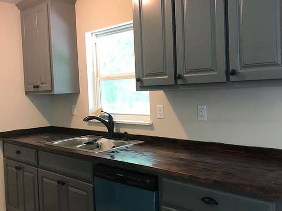 2nd image of 10537 Oak Ave