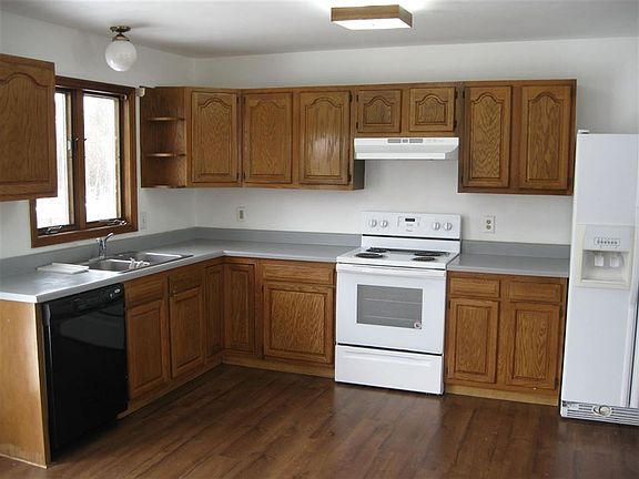 5th image of 47 Briar Ave