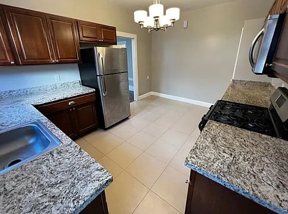 3rd image of 2609 Lake St #2