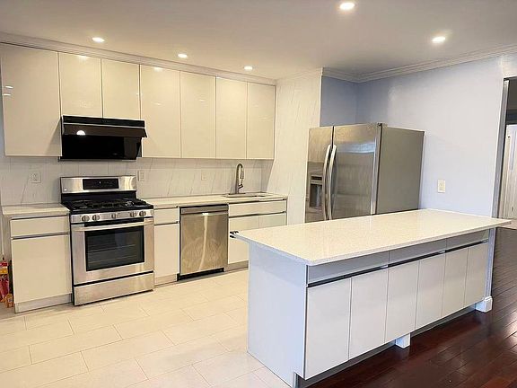 3rd image of 3133 Nostrand Ave