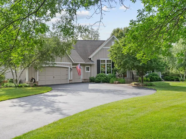 339 Lindsay Rd, Hudson, WI 54016