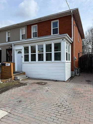 485 Albert St Photo 1