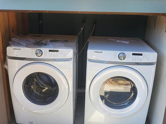 2nd image of 1236 W Burnett St #B
