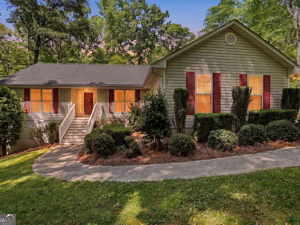 1st image of 318 Heather Way