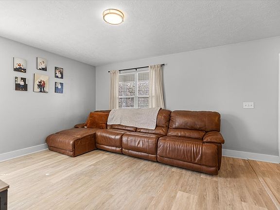 5th image of 1660 Colavito Way