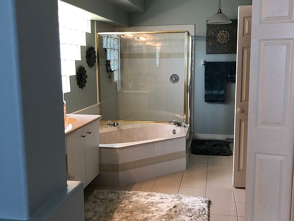 4th image of 23 Bay Point Dr