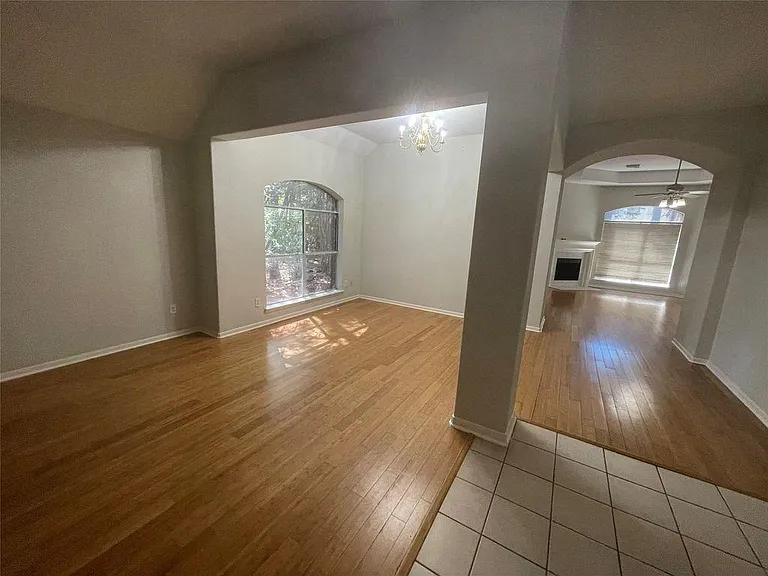 35 Barn Lantern Pl — Photo 3