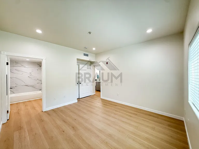 10849 Fruitland Dr — Photo 17