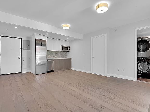 3rd image of 2128 Ocean Ave #3G