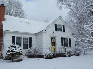 770 Chestnut Hill Rd, East Aurora, NY 14052
