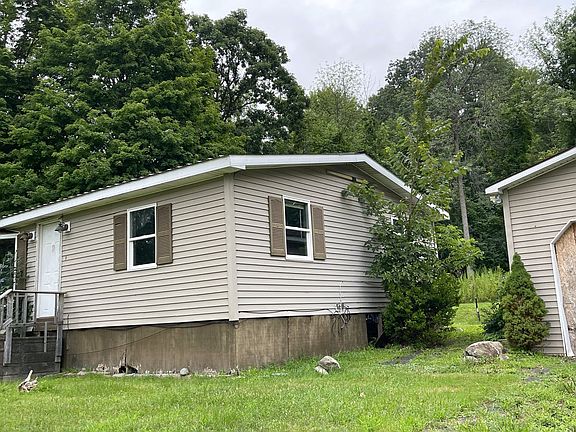 2nd image of 683 Knickerbocker Rd