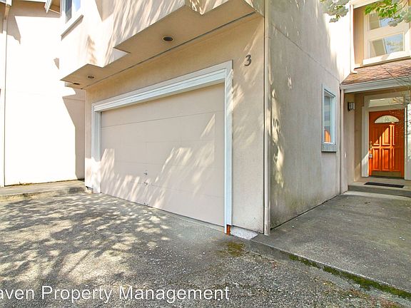 3rd image of 1102 Bellevue Way SE APT 3
