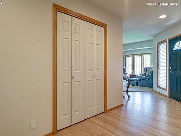 3rd image of 2773 NE Charlois Dr