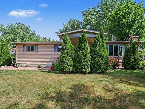 2nd image of 2437 Amelith Rd