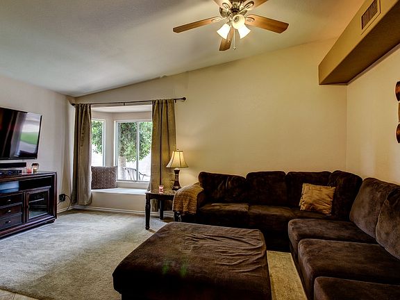 2nd image of 4008 W Rose Garden Ln