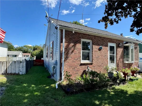 76 Lydia Ave, Woonsocket, RI 02895