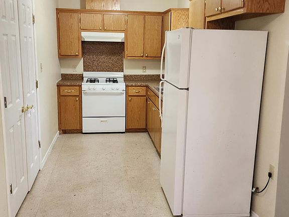 2nd image of 470 S 78th Ave E