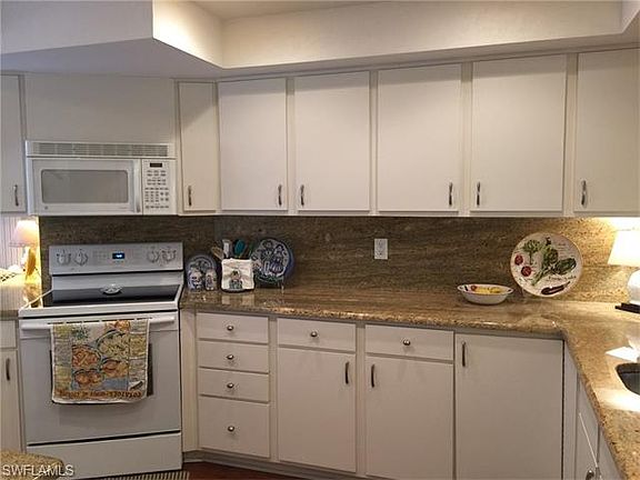 3rd image of 4701 S Landings Dr