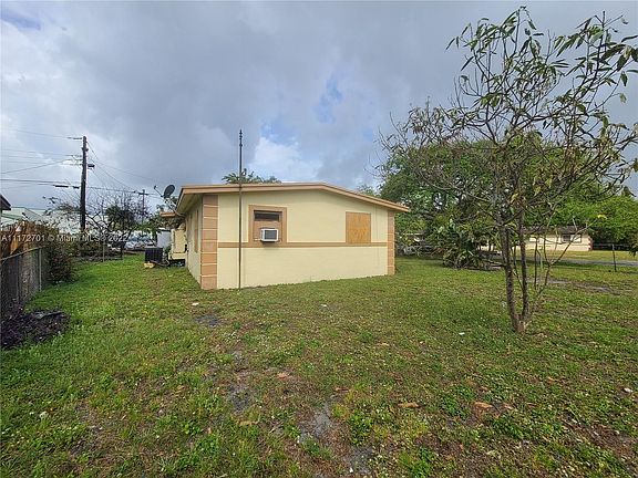 5th image of 1300 NW 14th Ct