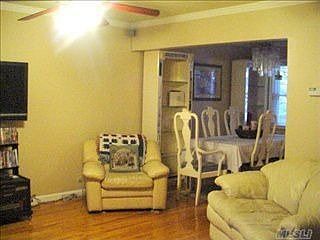 2nd image of 6 Stewart Pl