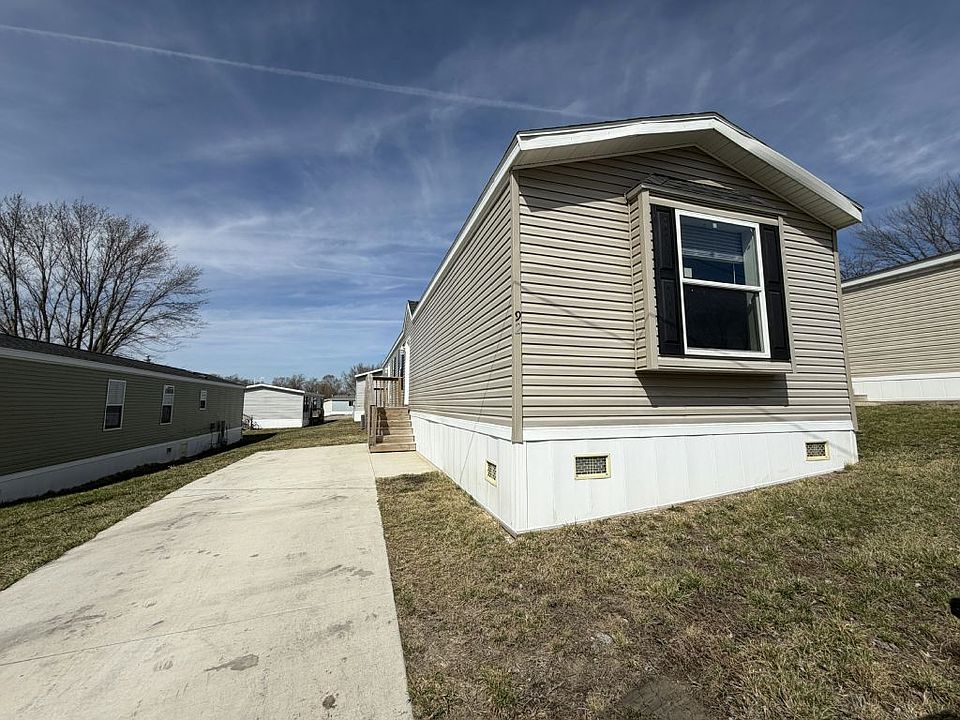 1st image of 2525 County Line Rd #92