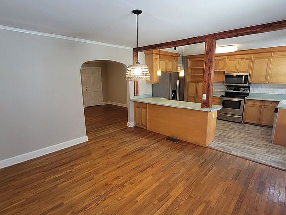 4th image of 522 Grove Rd