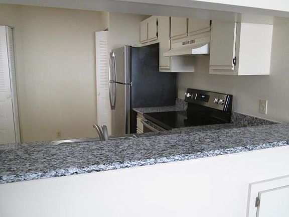 2nd image of 1374 The Pointe Dr