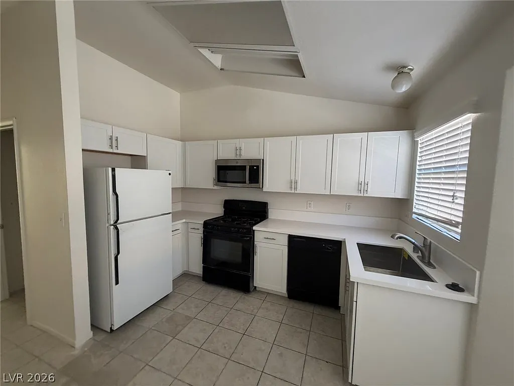 Building Photo - 8220 Neptune Beach Ave